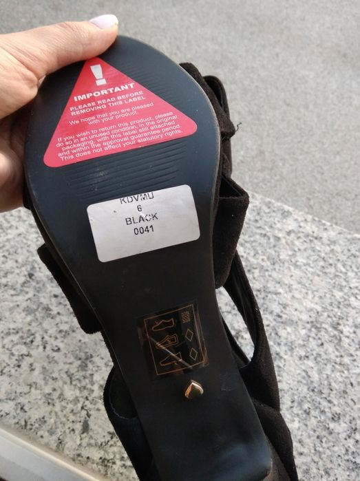 Czarne zamszowe szpilki peep toe 39 Oasis