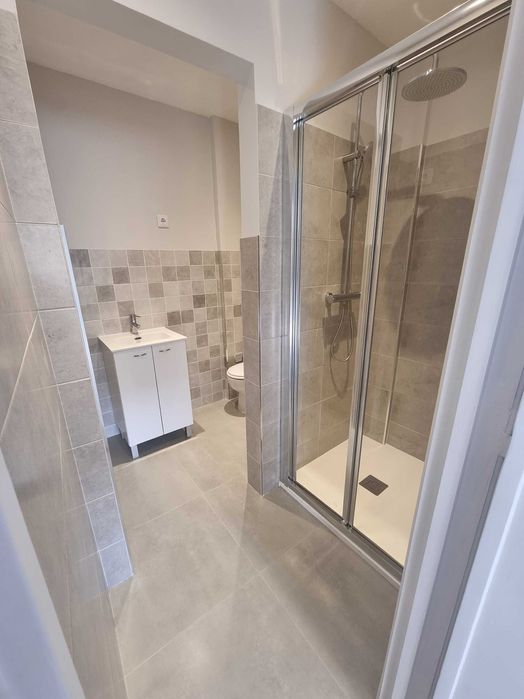 T3 Remodelado a Estrear com Vista Rio 2 wcs estilo eclético – Algés