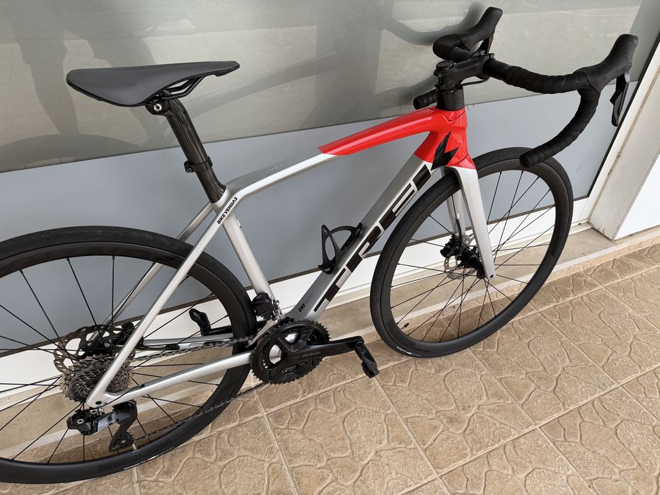Bicicleta de estrada Trek - Di2 - Rodas carbono