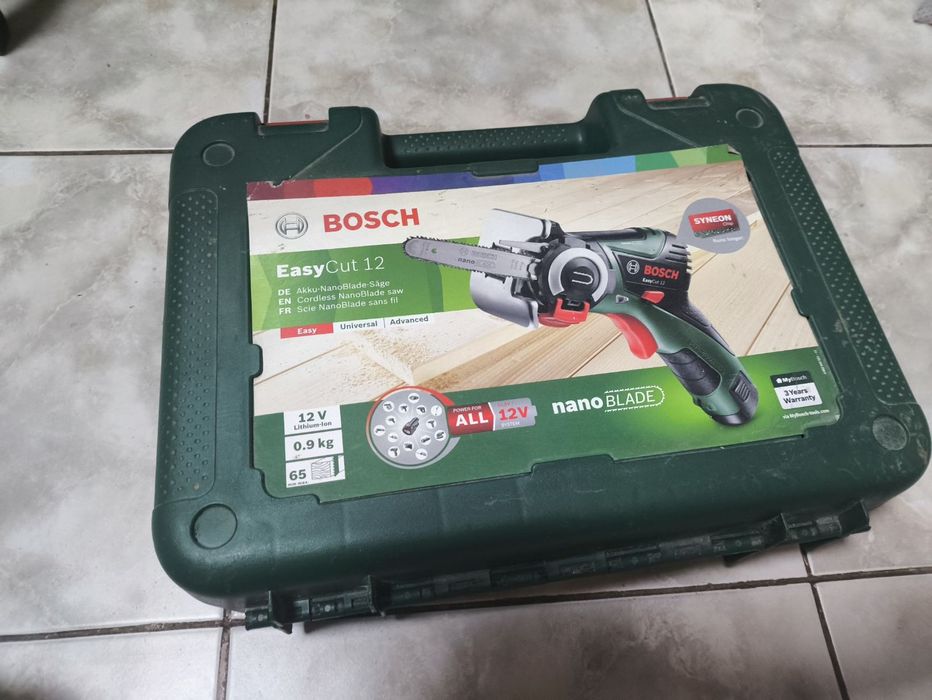 Акумуляторна міні-ланцюгова пила Bosch EasyCut 12 (06033C8020)