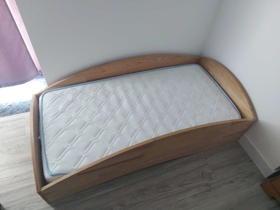 Cama de criança Mon Lit Cabane em madeira e com colchão