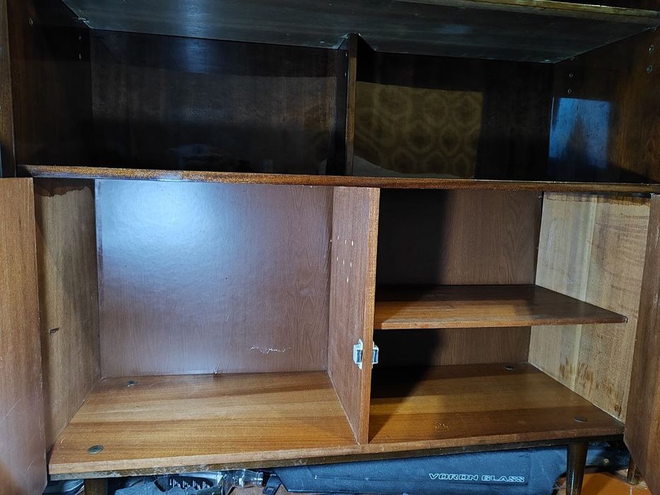 Продам лакову шафу