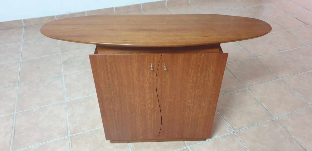 Móvel de Hall em cerejeira