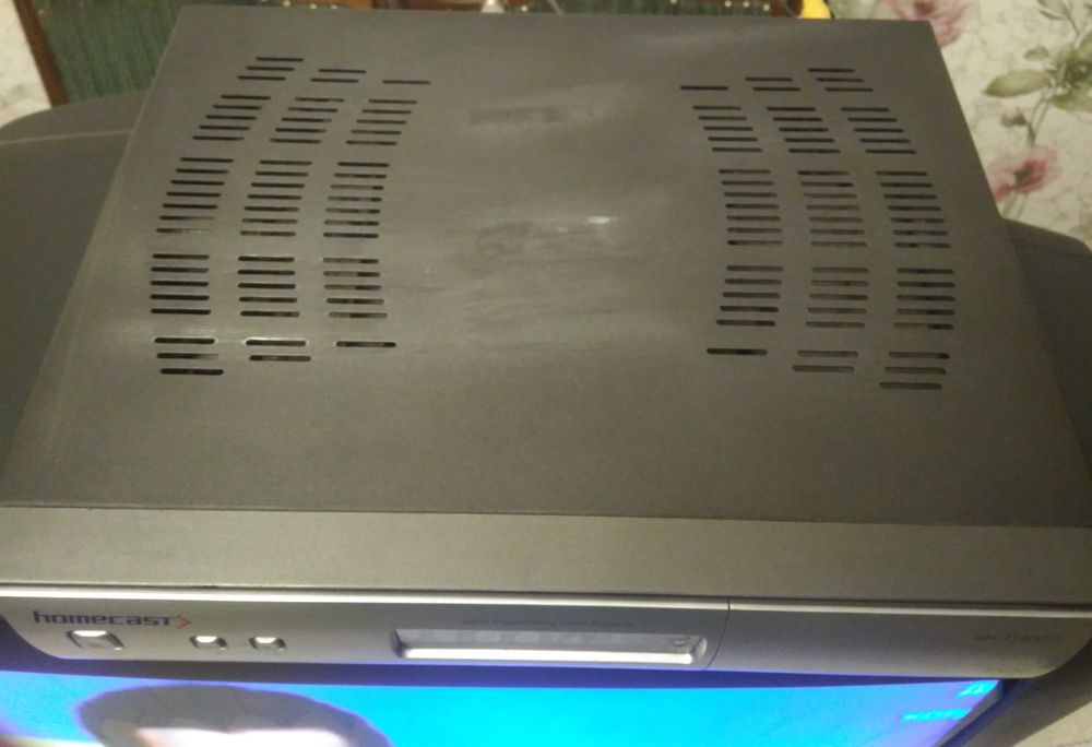 Телевізор Panasonic TC-25GF10R, приставка Homecast eM2150CO