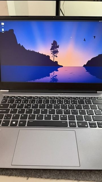 14” Laptop Intel Pentium, 8 GB RAM, Linux/Xubuntu