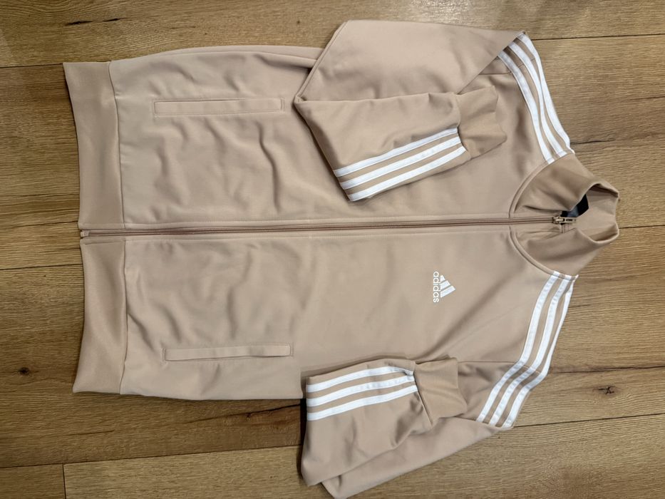 Dres adidas rozmiar S kolor beżowy.