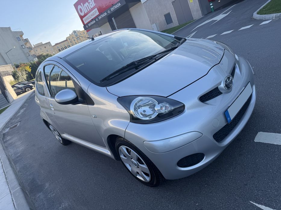 Toyota Aygo - Caixa Automática c/ GPS e CarPlay — photo 4