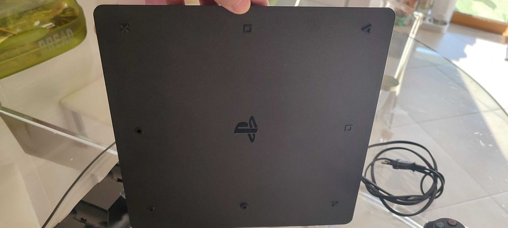 PlayStation 4 slim