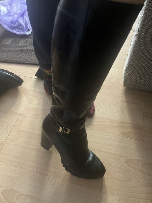 Шкіряні сапожки на каблуку