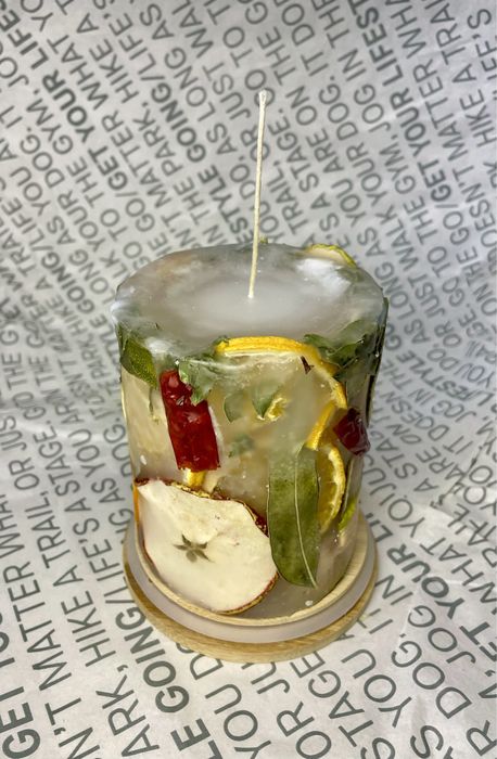 Ароматна свічка з натуральними сухоцвітами