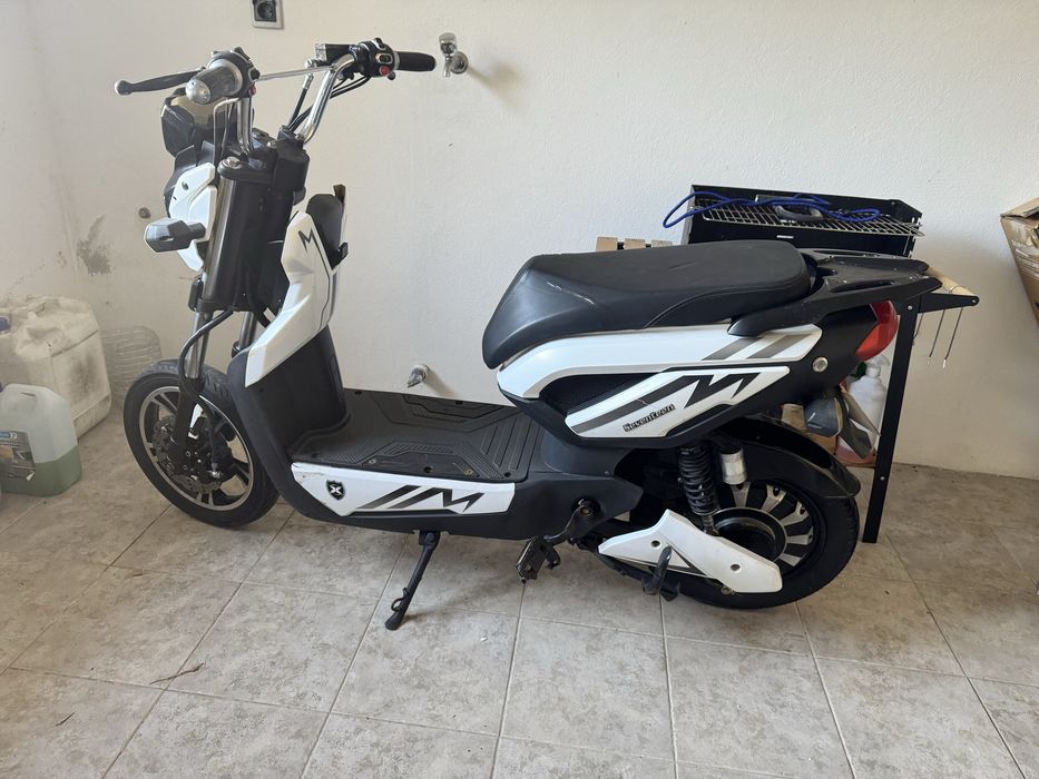 Mota eletrica sem bateria