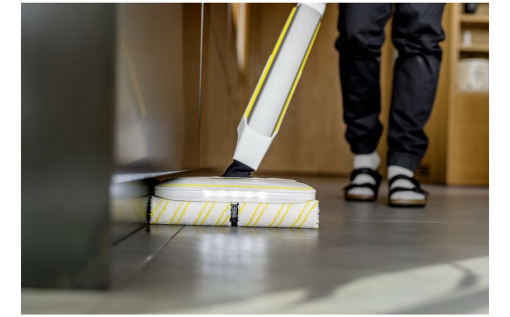 Акумуляторна підлогомийна електрошвабра KarcherFC8 SmartSignatureLine