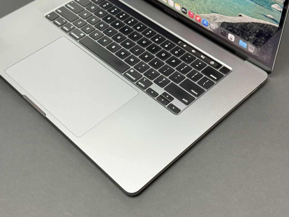 Apple MacBook Pro 16 i7 16GB 512GB SSD Tahoe  Space Gray