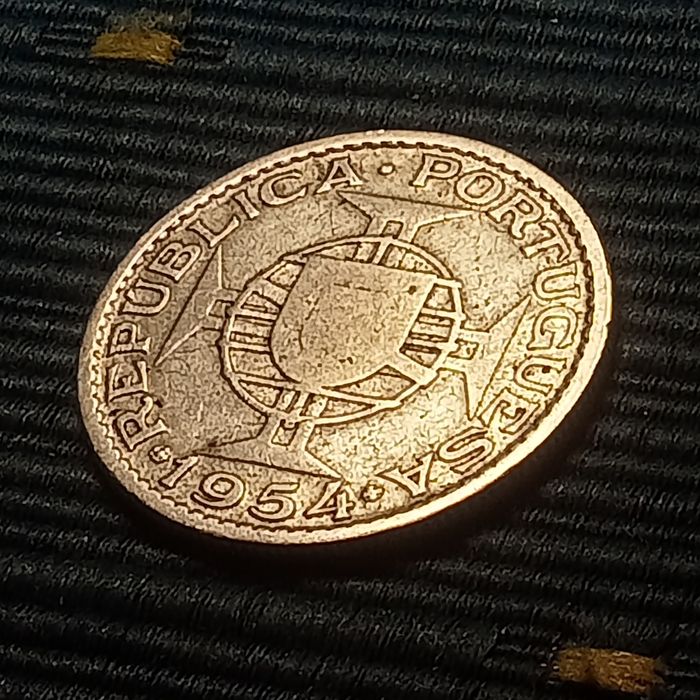 moeda prata mocambique 10.00  1954