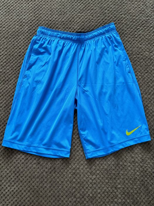 Спортивні шорти Nike