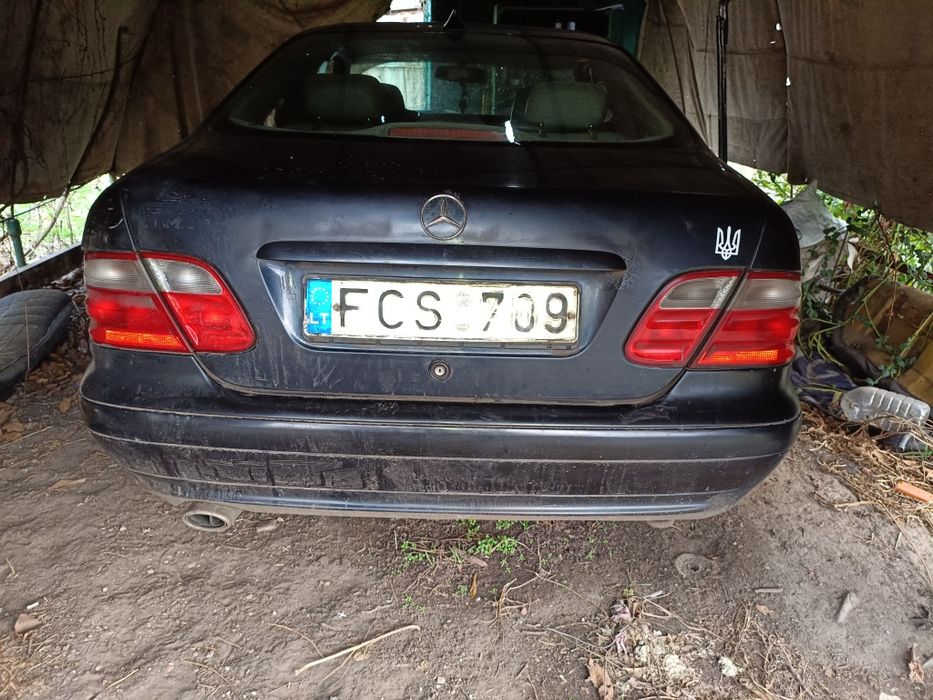 Продам Мерседес clk 200 под восстановление или разборку