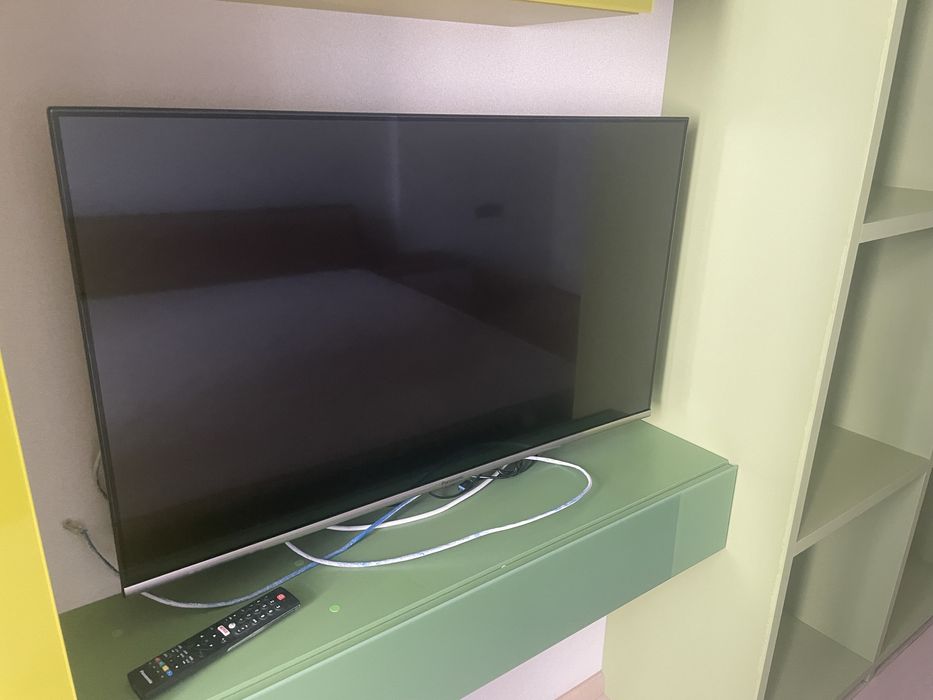 Телевизор Panasonic TX-43GXR600 б/у на запчасти