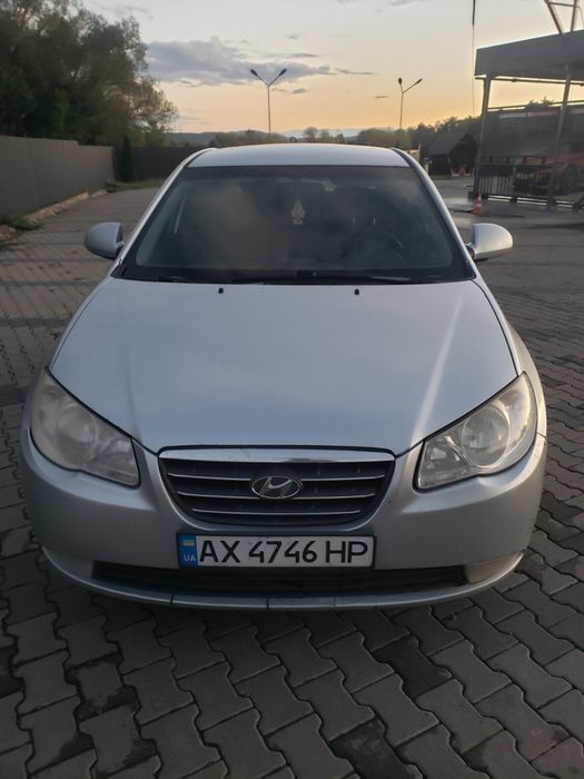 Hyundai Elantra в ідеальному технічному стані
