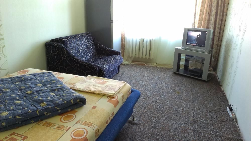 Однокомнатная квартира, ночь /неделя,низкий этаж, рядом метро.