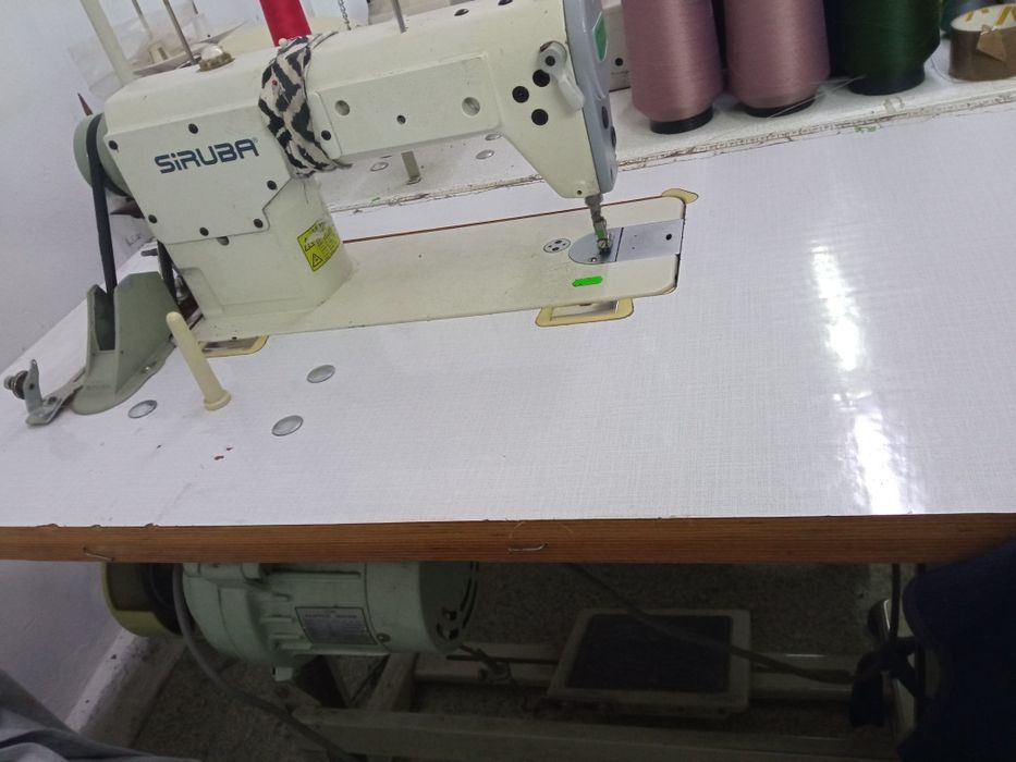 Швейна машинка SIRUBA