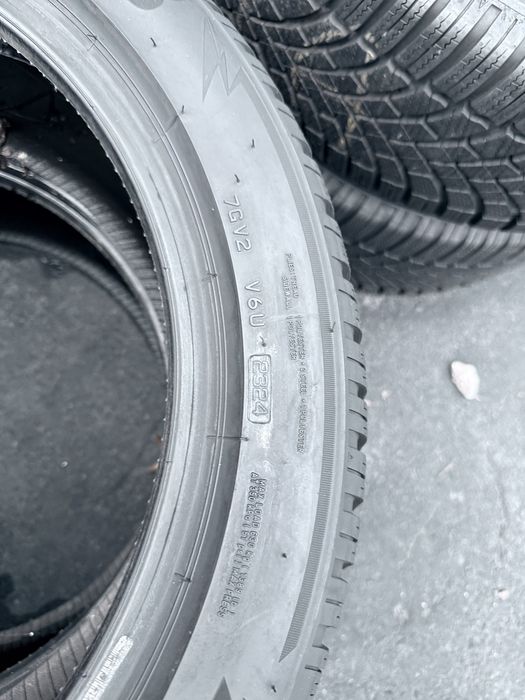 215 50 18 Bridgestone LM005 90% 2024 Шини Зима