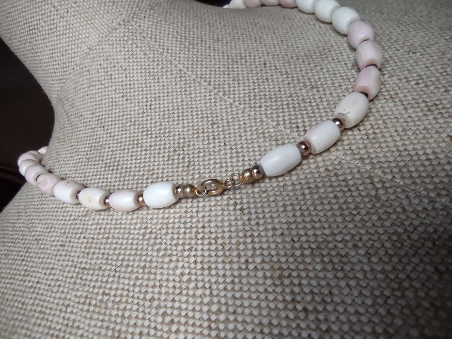 Piękny stary naszyjnik koral Angel skin skóra aniola