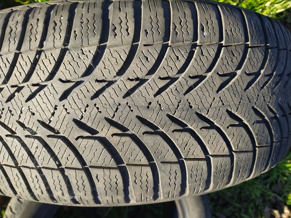 Пара зимних шин Мічелин