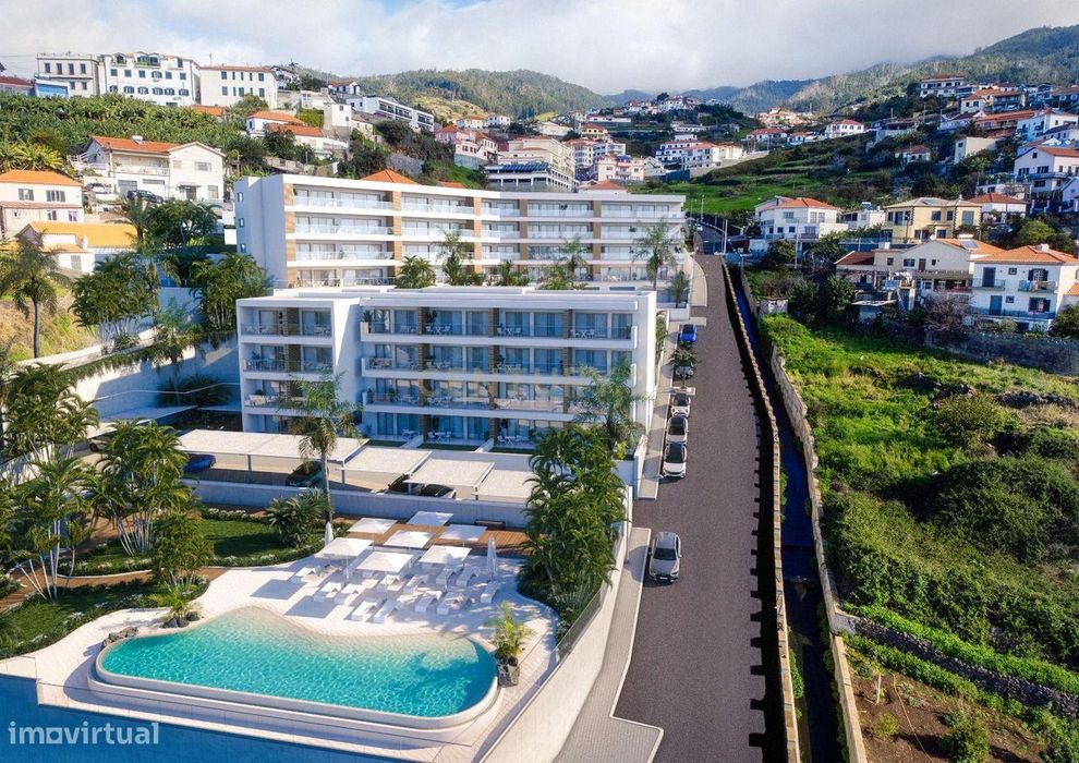 Oportunidade Exclusiva na Calheta T0 com Jacuzzi Privado em Empreendim
