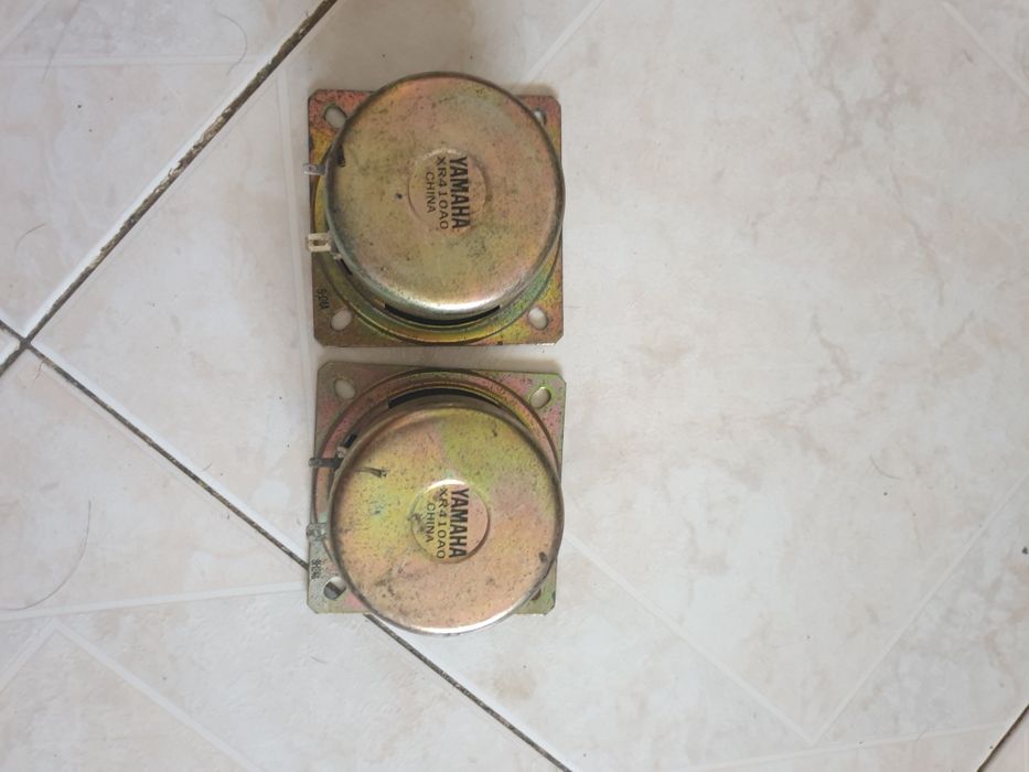 Colunas Yamaha xr410a0