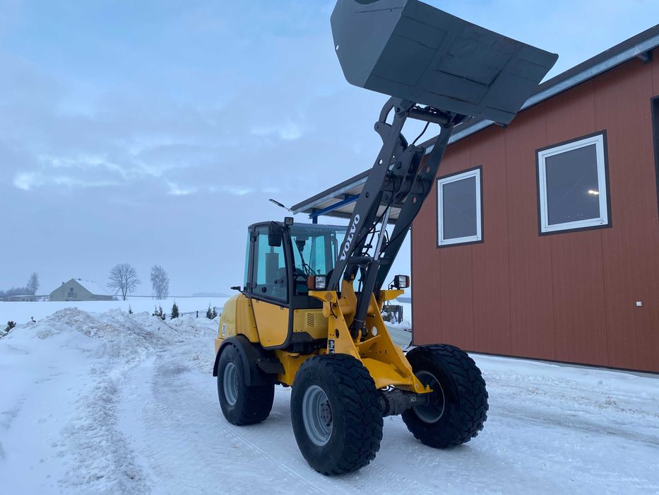 ŁADOWARKA VOLVO L 25B Z ŁYŻKĄ WIDŁY schaffer manitu jcb atlas wiedeman