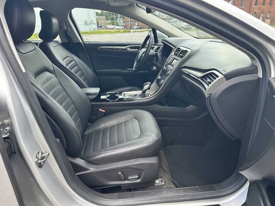 Ford Fusion SE      2016