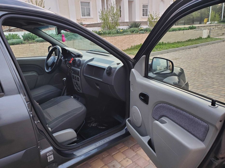 Dacia Logan MCV 7 місць