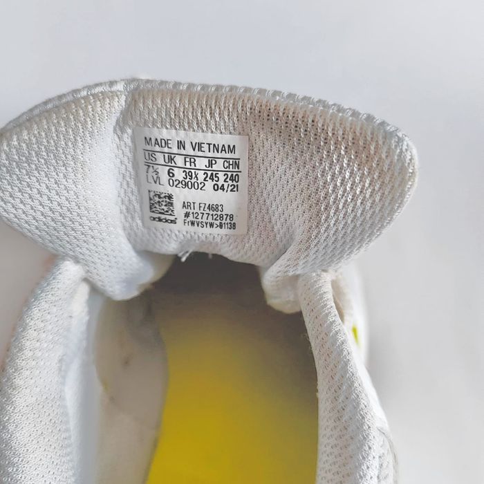 Кроссовки женские Adidas Originals, 39 размер