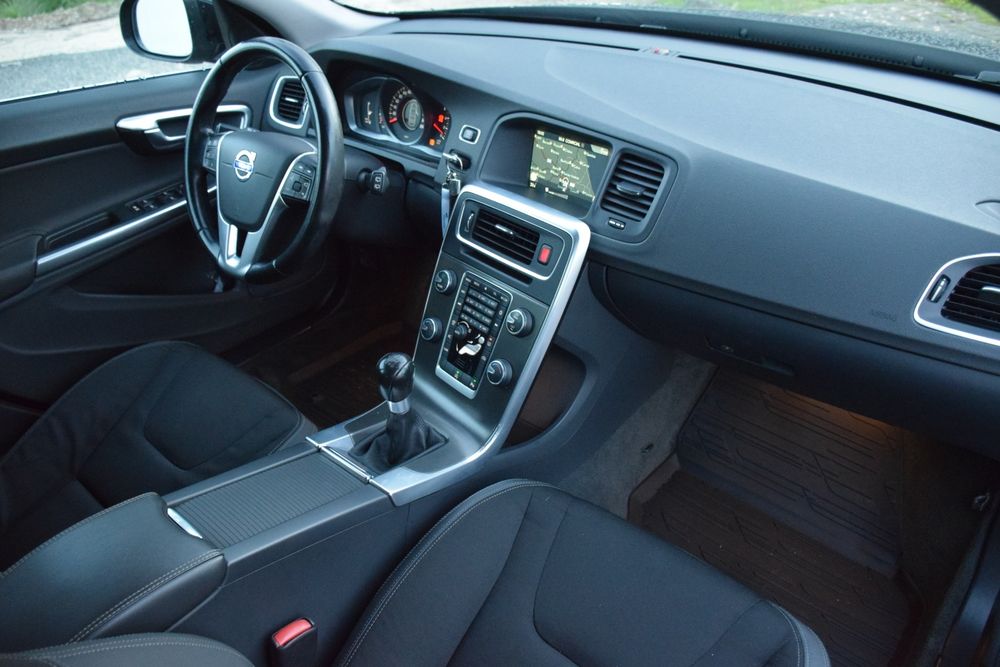 Volvo V60 Momentum Eco | 127.000 kms | Histórico Completo