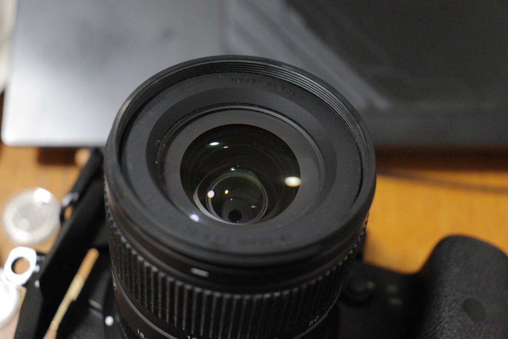 Обʼєктив Sigma 18-50 f2.8 rf