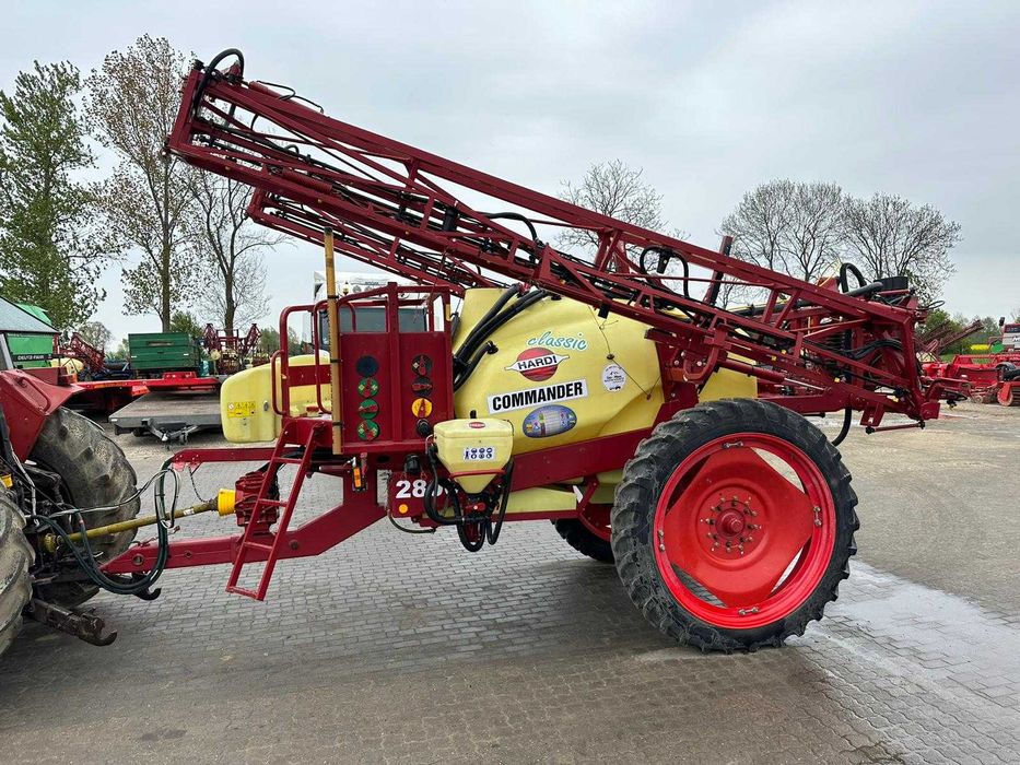 Продам прицепний оприскувач Hardi Commander 2800