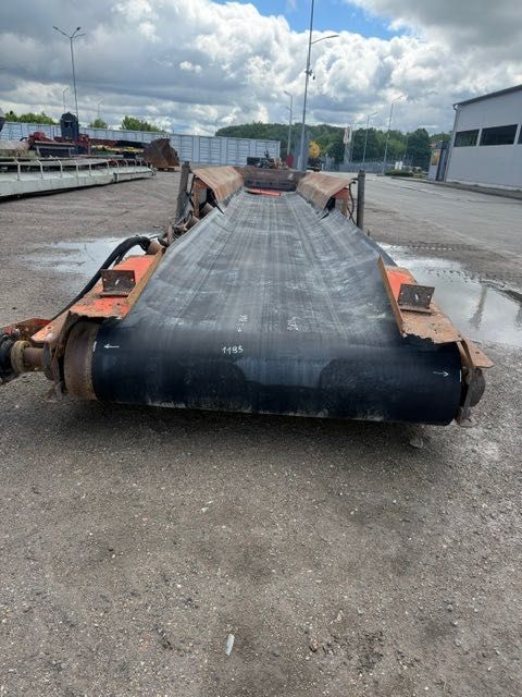 taśma zdawcza materiału z napędem hydraulicznym finlay 693