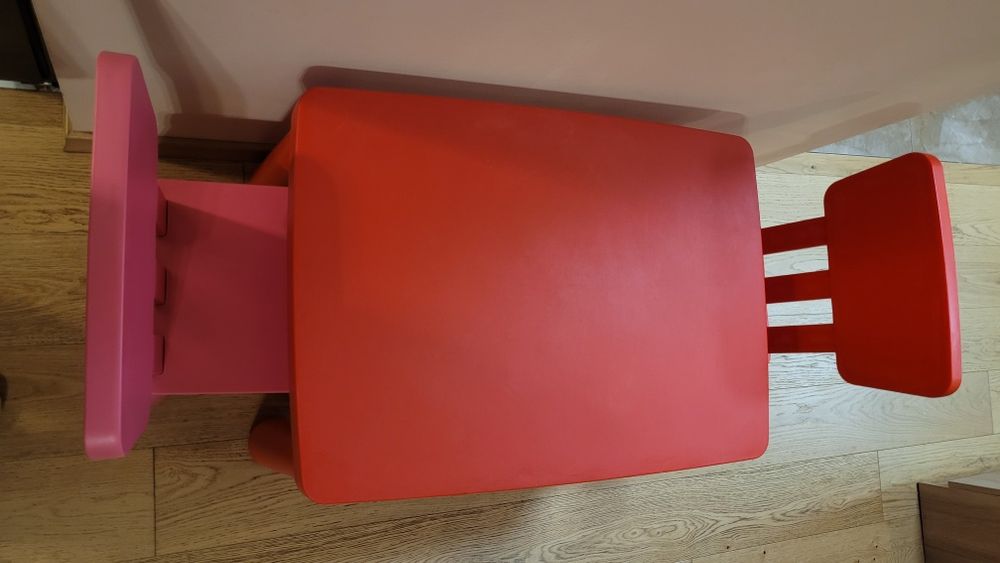 Stolik Mamut+2 krzesełka ikea