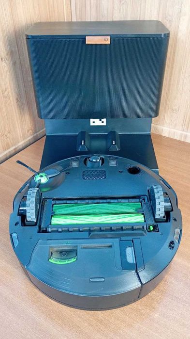 Irobot Roomba J7+ Robot odkurzacz