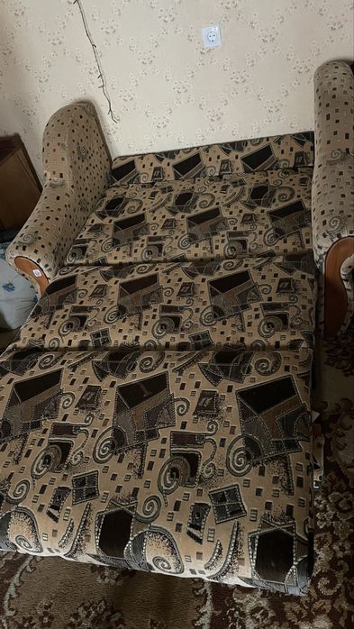 Віддам диван безкоштовно