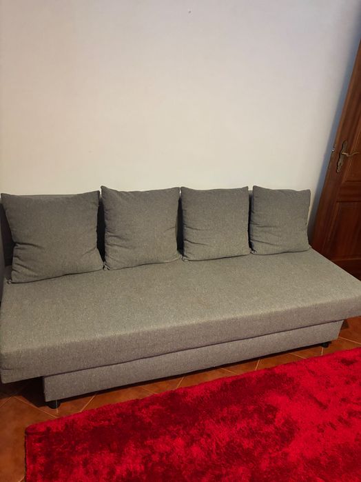 Sofá-cama em bom estado Ikea
