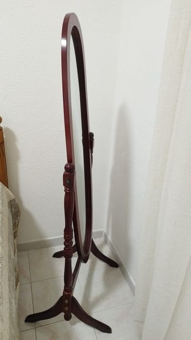 Espelho oval castanho