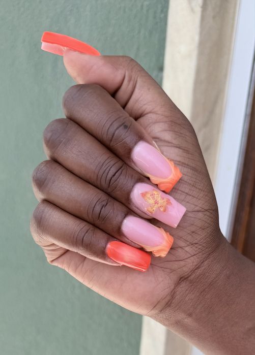 Unhas de gel laranjeiro