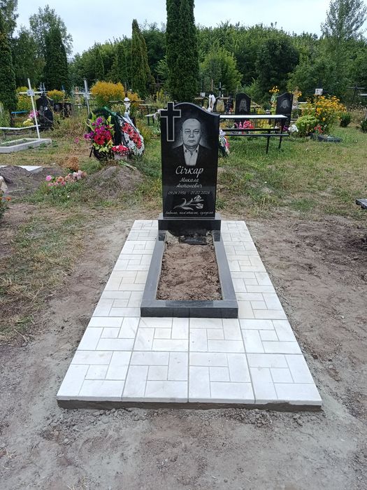 Встановлення пам'ятників, монтаж демонтаж пам'ятник плитка ваза