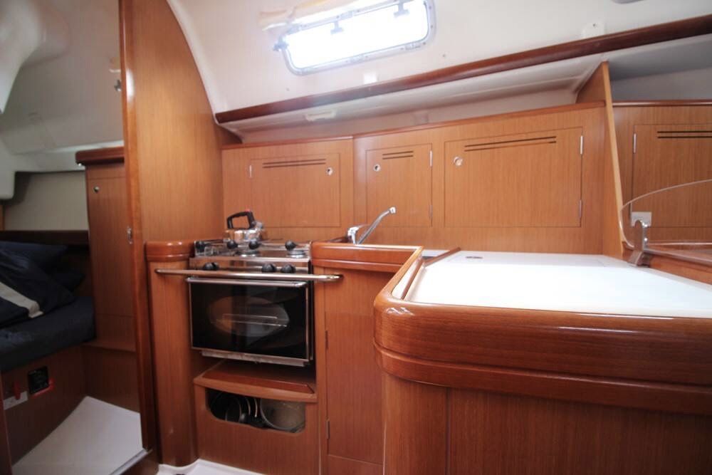 Jacht żaglowy Beneteau Oceanis 343 Hiszpania