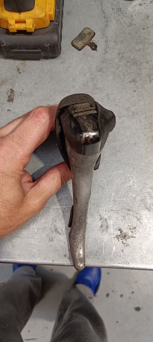 Várias manetes sem par