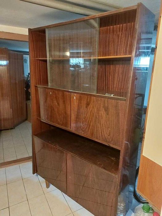 Witryna z kompletu Atos