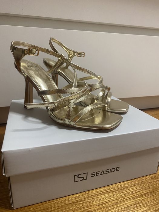 Sandálias Salto Alto Douradas SeaSide 37