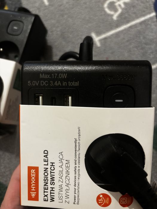 Przedłużacz 1,5 m czarny Hykker 4 gniazdka + 2 x USB, USB-C