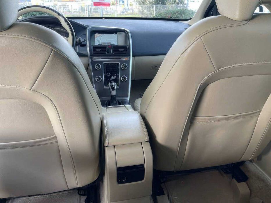 Volvo XC60      2016